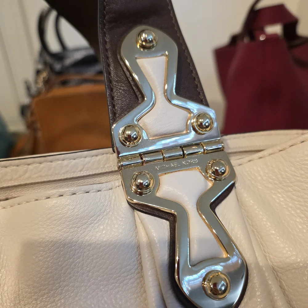 Michael Kors Cream and Brown Shoulder Bag with Gold Details - Picture 8 of 16